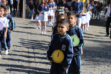 Foto - Desfile Cívico 2025 –  Maria da Fé 113 Anos