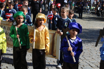 Foto - Desfile Cívico 2025 –  Maria da Fé 113 Anos