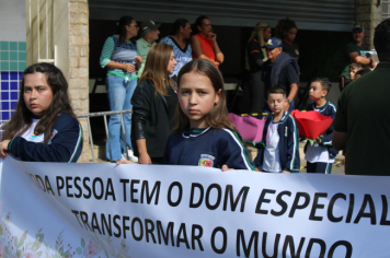 Foto - Desfile Cívico 2025 –  Maria da Fé 113 Anos