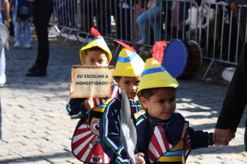 Foto - Desfile Cívico 2025 –  Maria da Fé 113 Anos