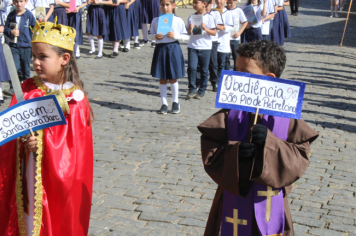 Foto - Desfile Cívico 2025 –  Maria da Fé 113 Anos