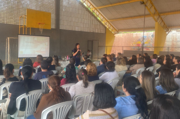 Profissionais da Educação Infantil participam de capacitação em parceria com o Sistema Etapa