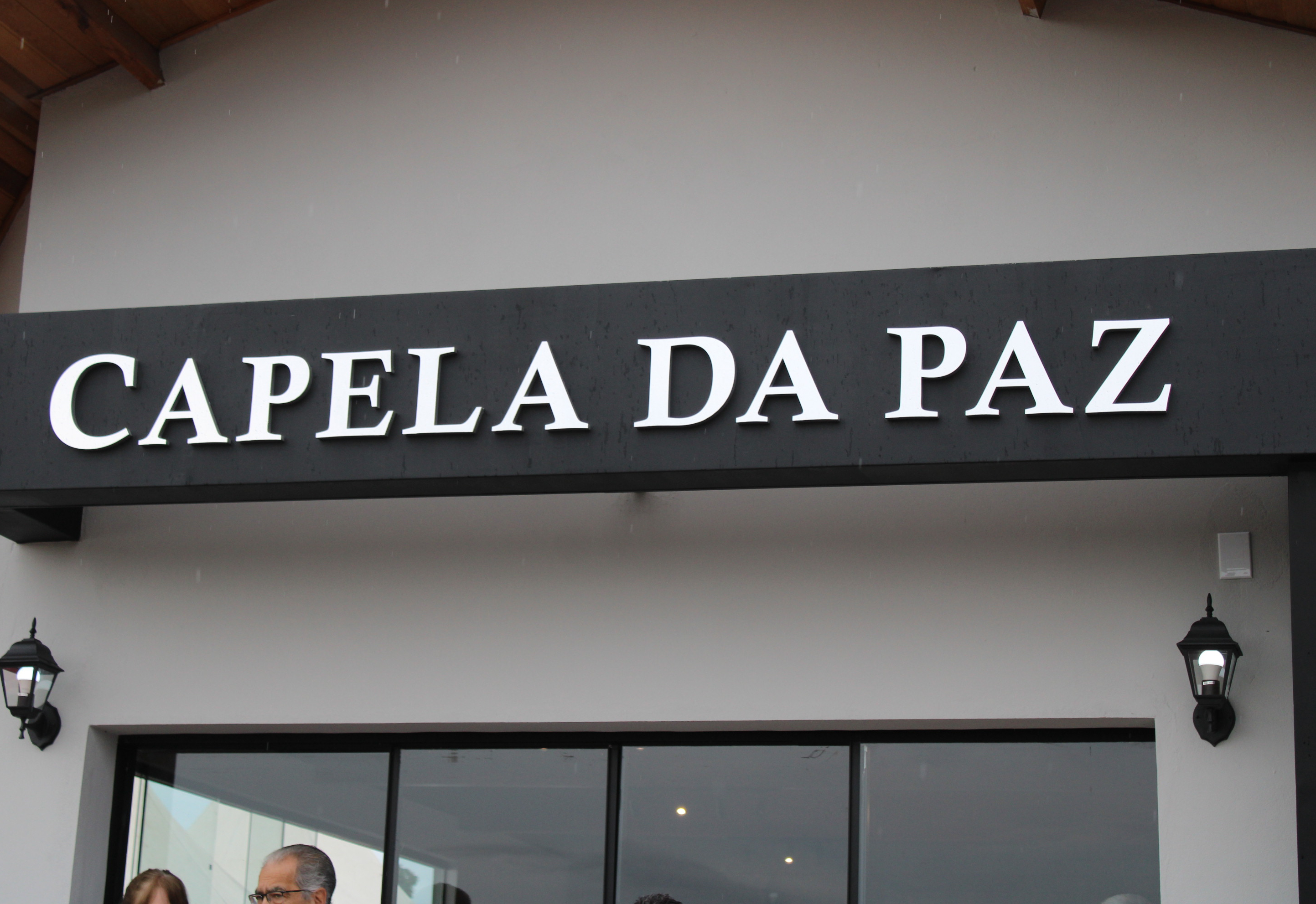 Velório Municipal Capela da Paz é inaugurado em cerimônia com autoridades e celebração religiosa